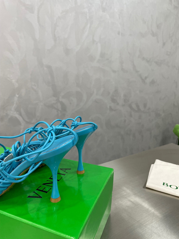 Bo*te*ga ve*ne*ta dot