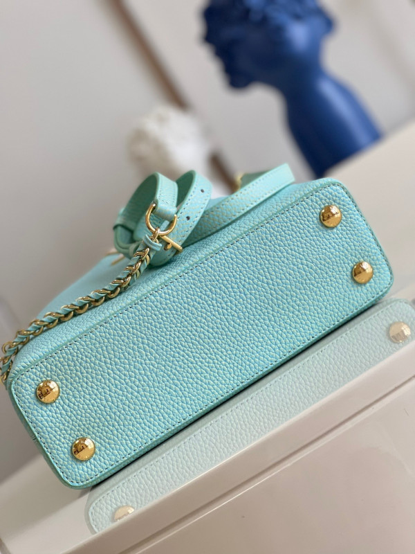 l**is V*t*n capucines bb