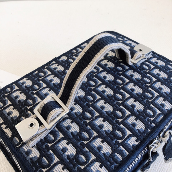 D*or D*ortravel vanity case