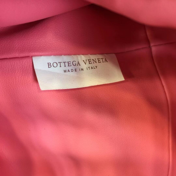 Bo*te*ga ve*ne*ta mini pouch