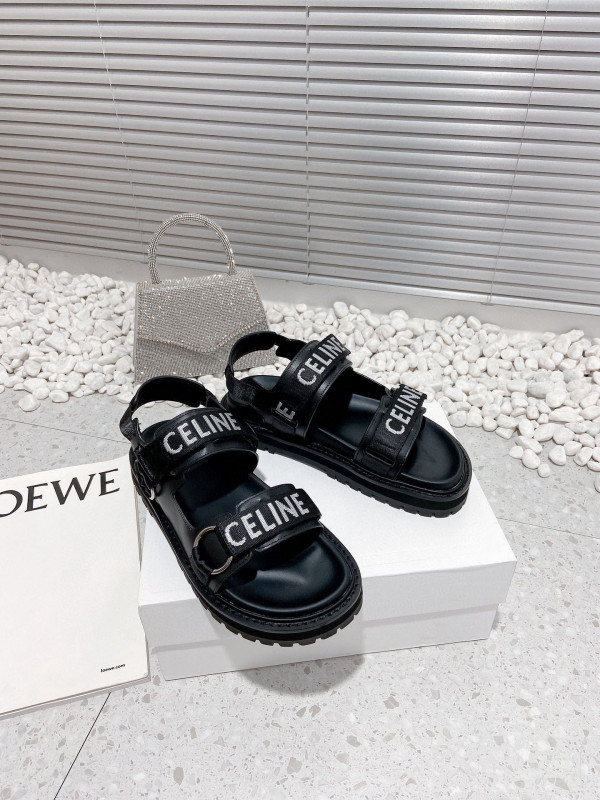 Ce**e leo strappy sandal in with "Ce**e" jacquard black / white