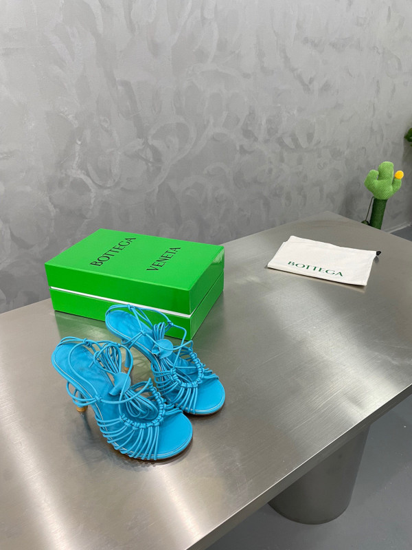 Bo*te*ga ve*ne*ta dot