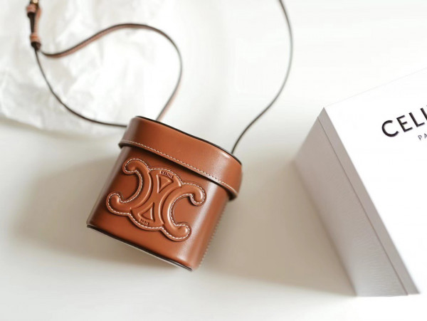 Ce**e small box cuir triomphe