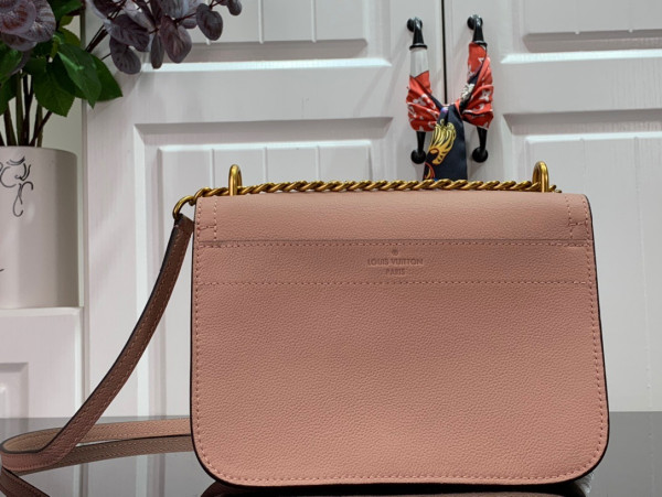 l**is V*t*n lockme chain pm