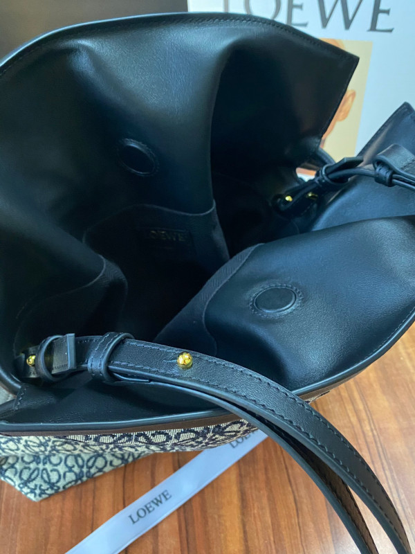 LOEWE Flamenco clutch