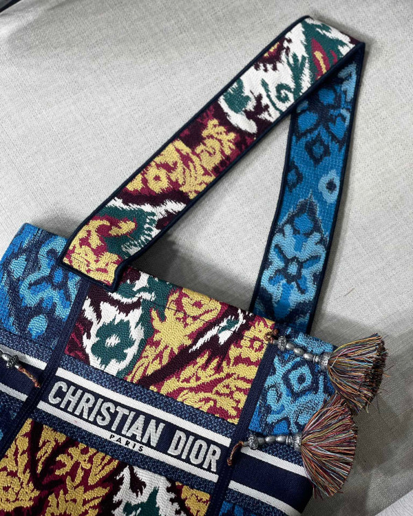 D*or d-bubble bucket bag