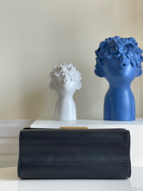 l**is V*t*n twist mm