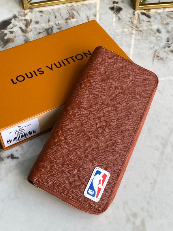 l**is V*t*n lvxnba zippy wallet