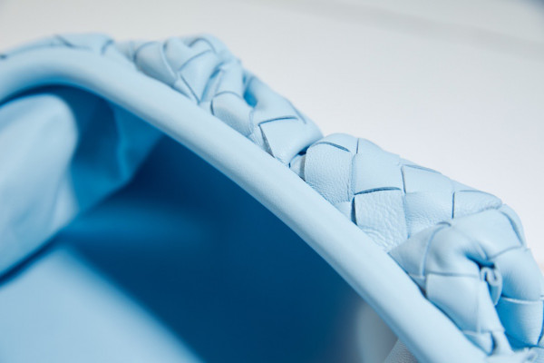 Bo*te*ga ve*ne*ta pouch