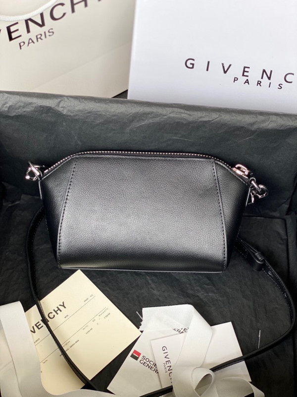 GIVENCHY NANO ANTIGONA