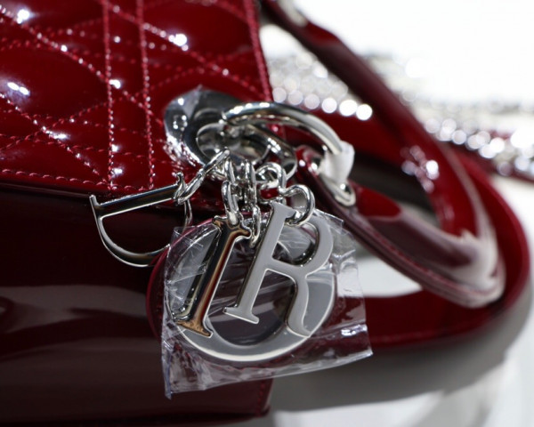 lady D*or mini with cow patent leather