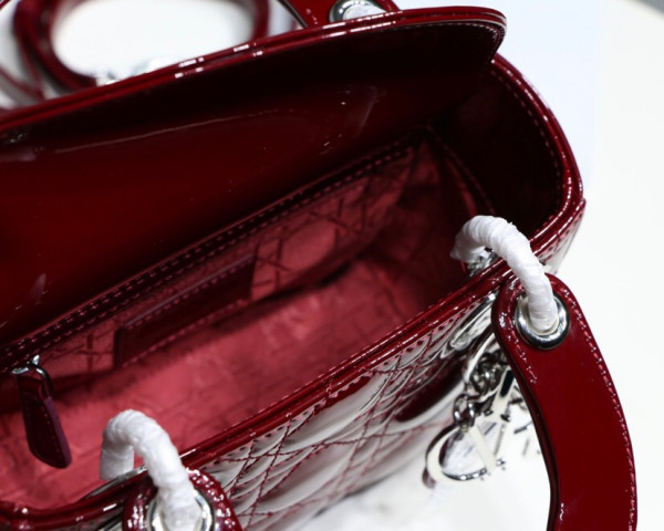 lady D*or mini with cow patent leather