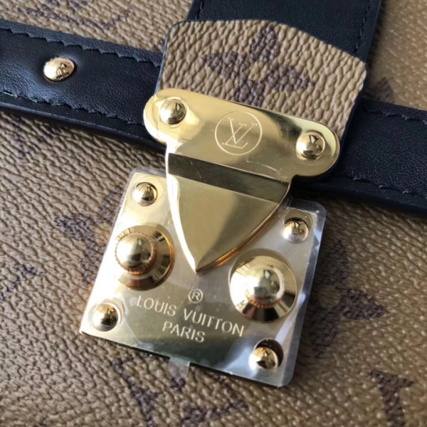 l**is V*t*n trunk clutch petite malle