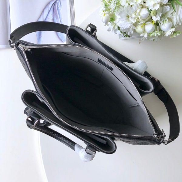 l**is V*t*n haumea bag