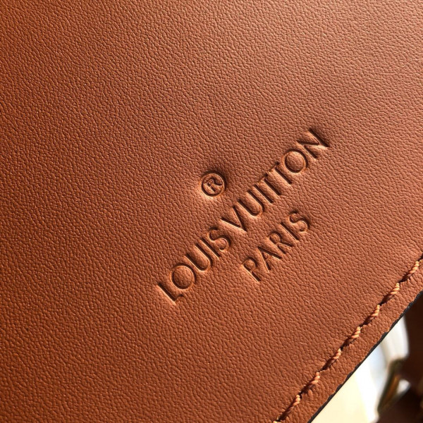 l**is V*t*n belt bag(2019 spring show)