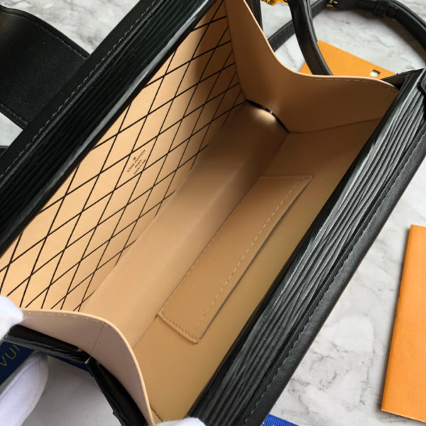 l**is V*t*n petite malle