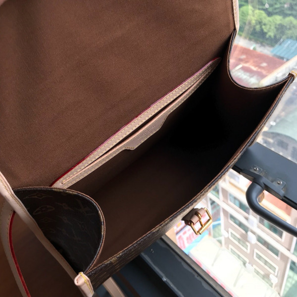 l**is V*t*n messenger