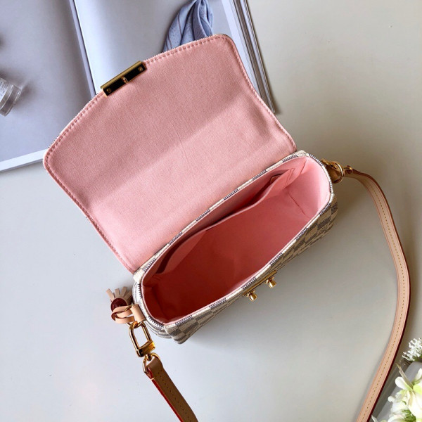 l**is V*t*n croisette