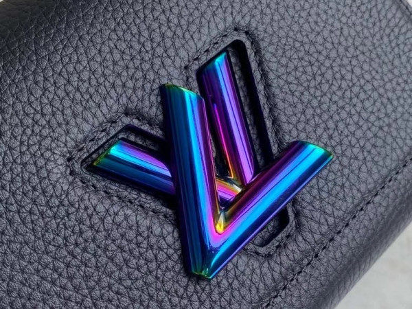 l**is V*t*n twist pm