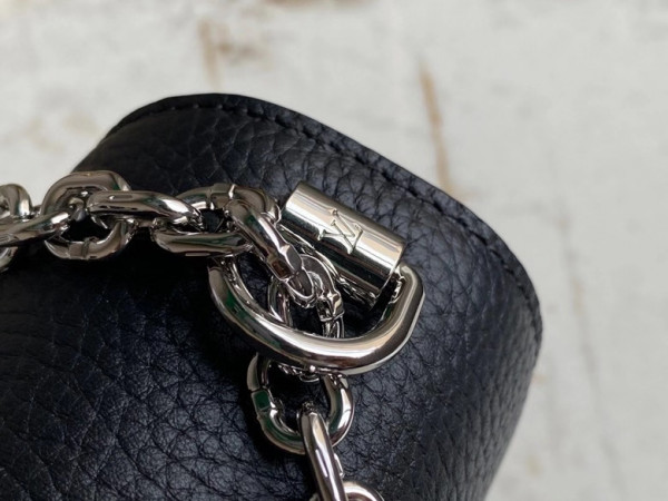 l**is V*t*n twist pm