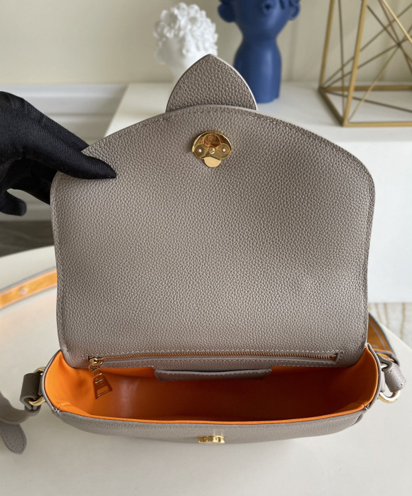 l**is V*t*n pont 9 soft mm