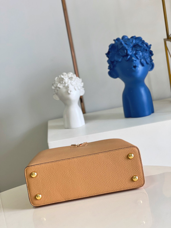 l**is V*t*n capucines bb