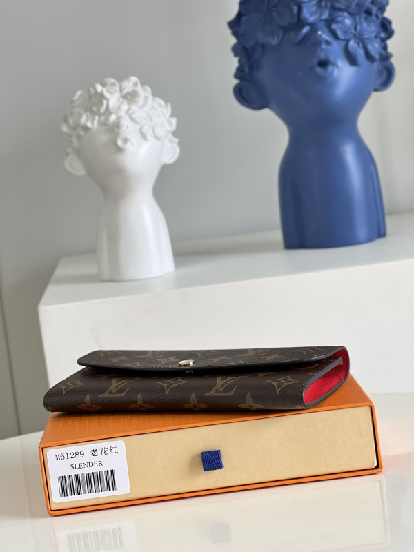 l**is V*t*n emilie wallet