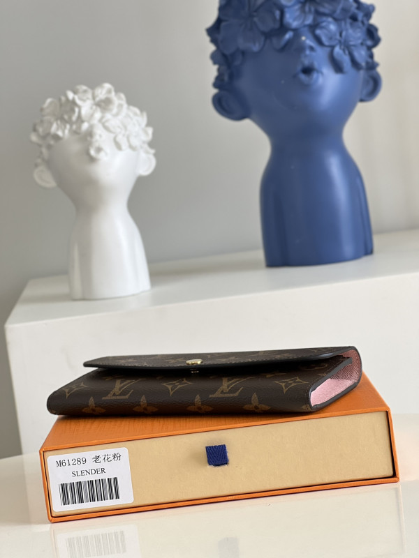 l**is V*t*n emilie wallet