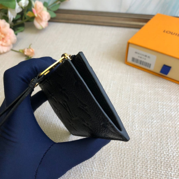 l**is V*t*n zipped card holder