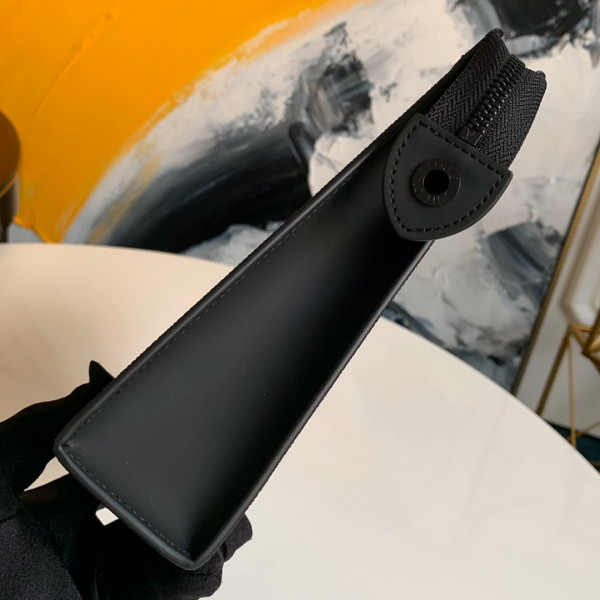 l**is V*t*n pochette voyage