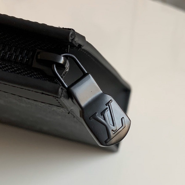 l**is V*t*n pochette voyage