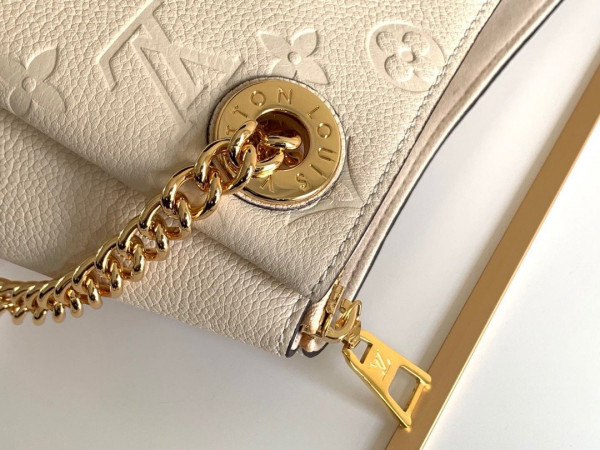 l**is V*t*n surene bb