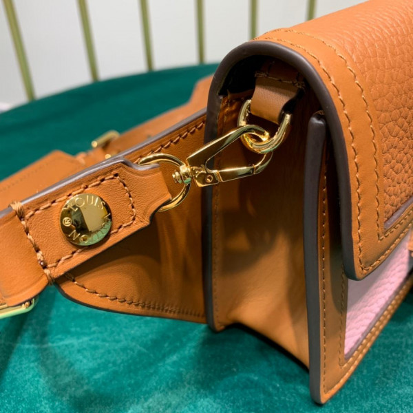 l**is V*t*n bumbag dauphine