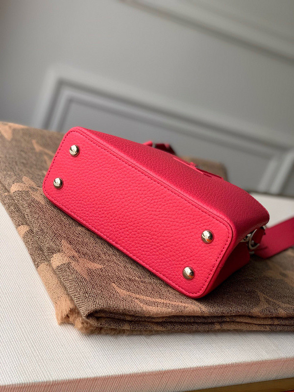 l**is V*t*n capucines mini