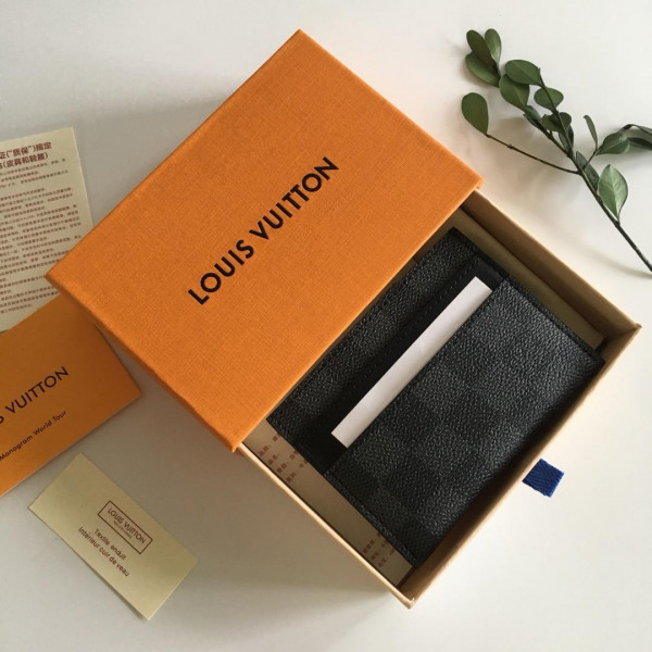 l**is V*t*n bandouliere 50double card holder