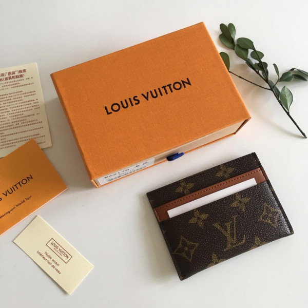 l**is V*t*n bandouliere 50double card holder