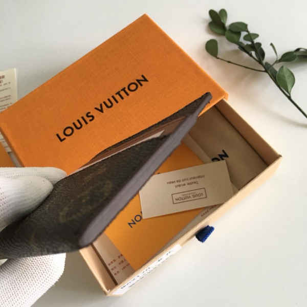 l**is V*t*n bandouliere 50double card holder