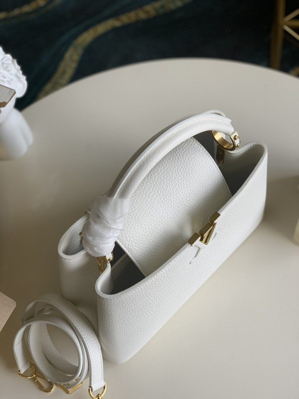 l**is V*t*n capucines pm