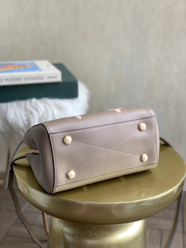 l**is V*t*n montaigne bb