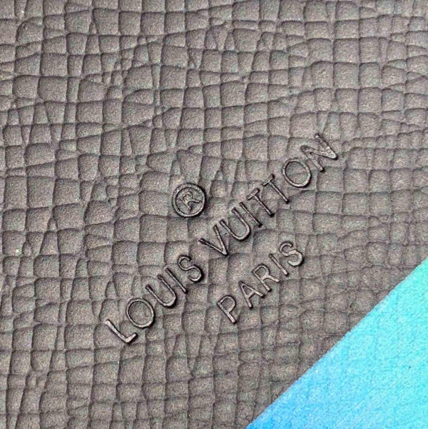 l**is V*t*n mini soft trunk