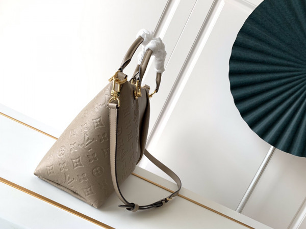 l**is V*t*n v tote mm