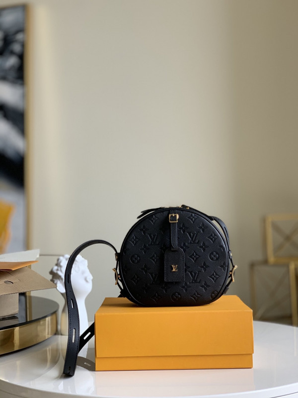 l**is V*t*n boite chapeau souple mm