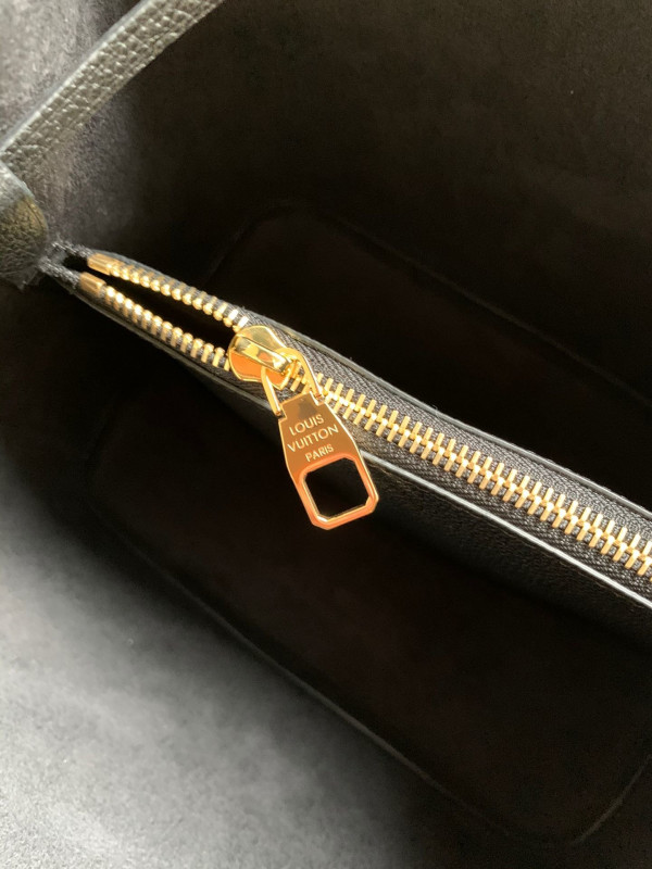 l**is V*t*n neonoe mm