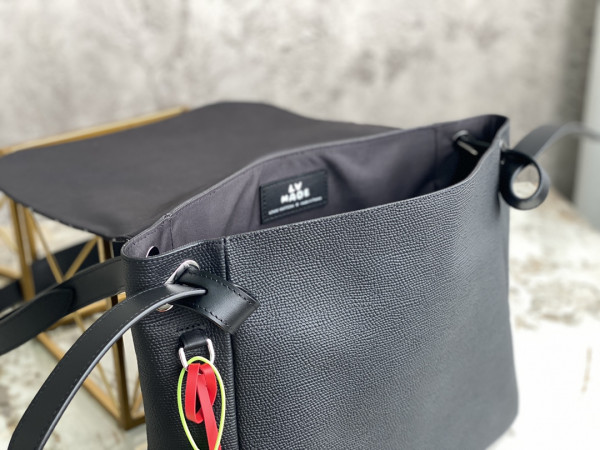 l**is V*t*n besace tokyo