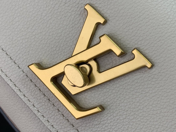 l**is V*t*n lockme chain pm