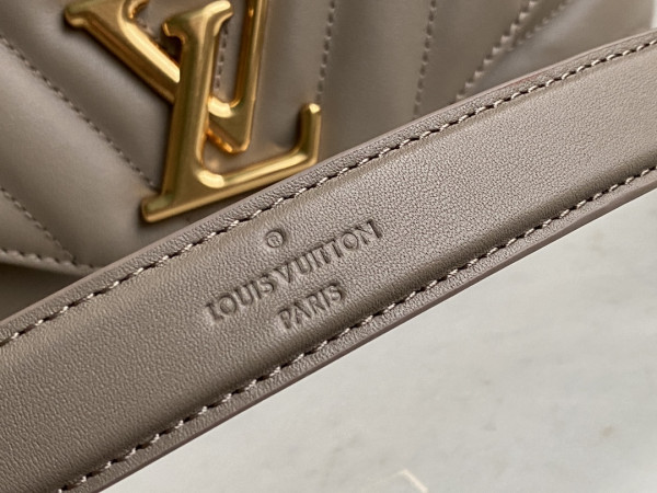 l**is V*t*n new wave chain bag