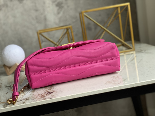 l**is V*t*n new wave chain bag