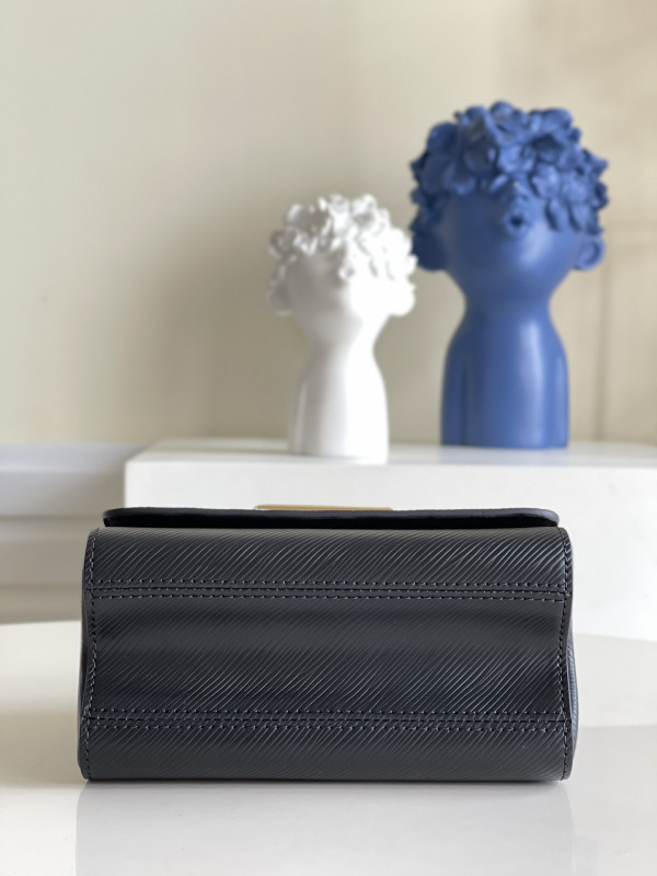 l**is V*t*n twist pm