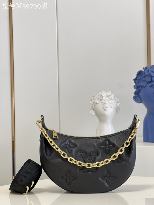 l**is V*t*n over the moon