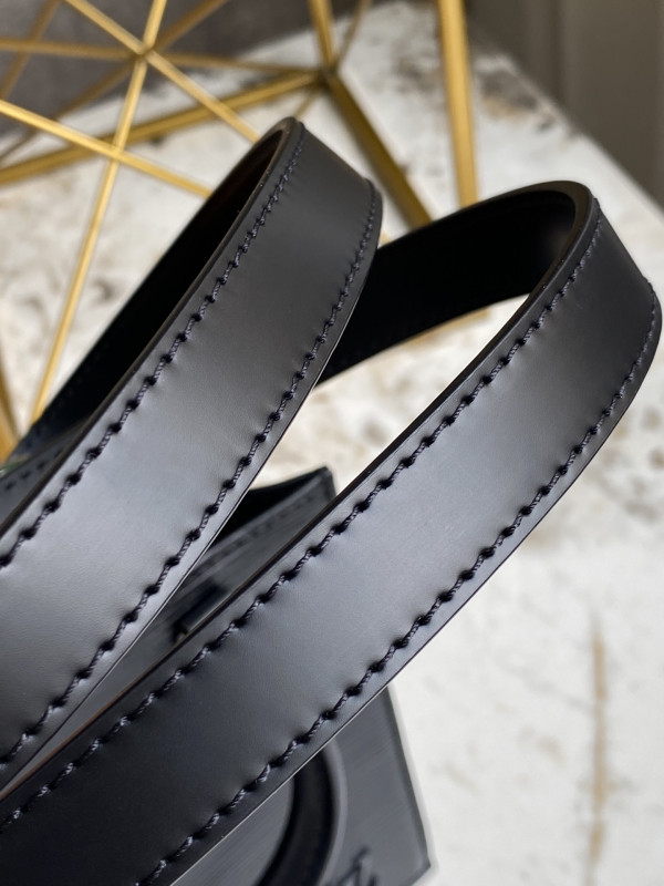 l**is V*t*n petit sac plat